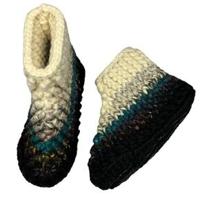 Handcrafted Crochet Winter Slipper Wool Blend Yarn Ribbed Stitch Stretch Booties